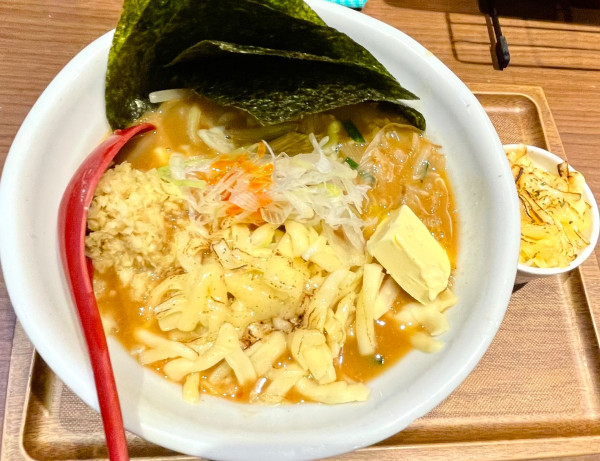 「味噌らーめん+チーズ バター海苔生姜+〆のご飯」@らーめん 蓮の写真