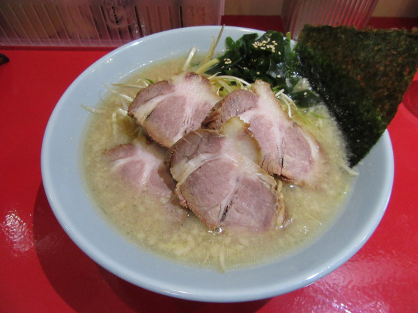 「ネギチャーシューメン（１１９０円）」@ラーメンショップ ○化 土浦店の写真