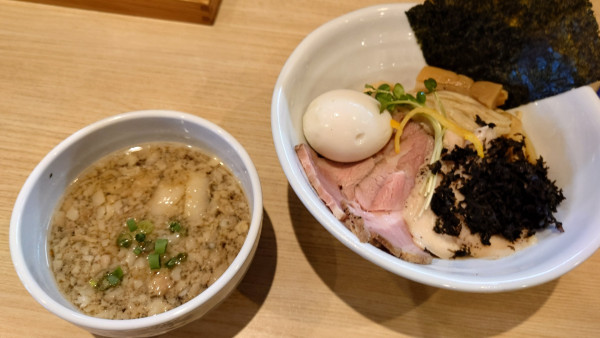 「特製醤油つけ麺+和え玉」@麺処 しかての写真