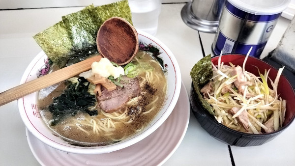 「ラーメン&ネギ丼690円」@ラーメンショップ 希望ヶ丘店の写真