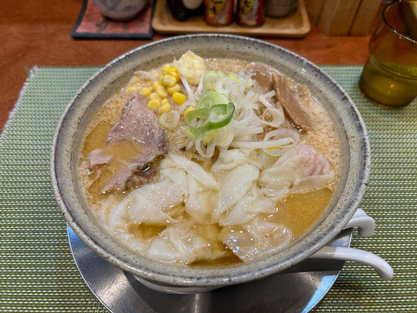 「ワンタンみそらーめん」@らーめん 梶原の写真