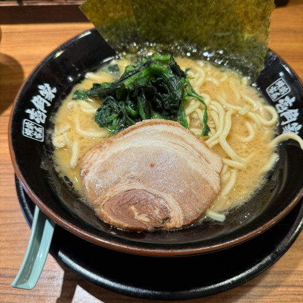 「朝ラーメン」@横浜家系ラーメン 壱角家 川崎銀柳街店の写真