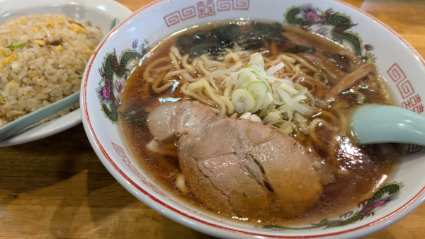 「ラーメン＋半チャーハンセット」@手打らーめん 珍來 紙敷店の写真