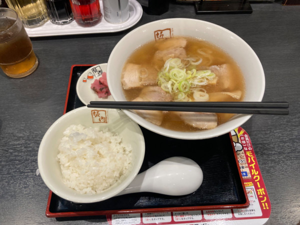 「喜多方ラーメン ¥850」@喜多方ラーメン 坂内 内幸町ガード下店の写真