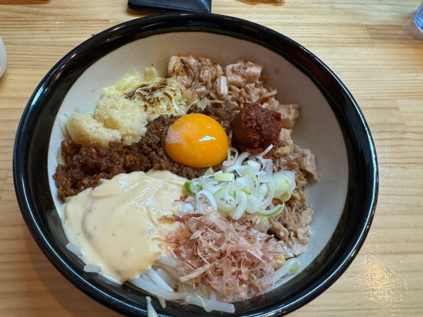 「タイガーパンチ　にんにく2倍マヨ2倍　肉増し　辛玉」@タイガーパンチの写真