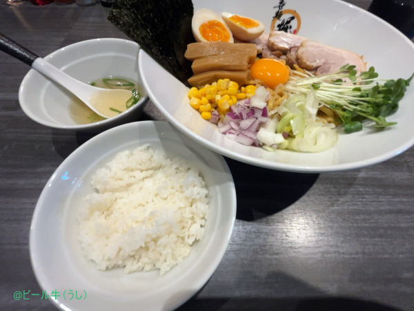 「特製背脂味噌まぜ麺(1100円+350円)麺大盛り、ライス(小)」@麺'sBar 堀の写真