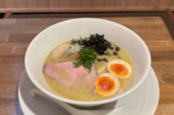 「【限定】仙鳳趾産牡蠣煮干し蕎麦¥1500」@酒肴場 屯の写真