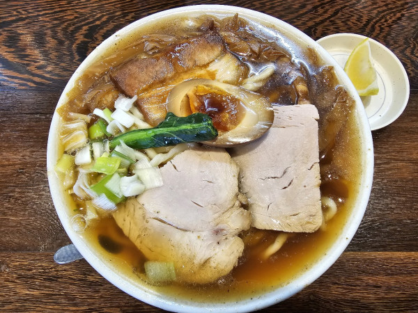 「【限定】さんまだし中（油多め）　900円」@中華そば ひらこ屋の写真