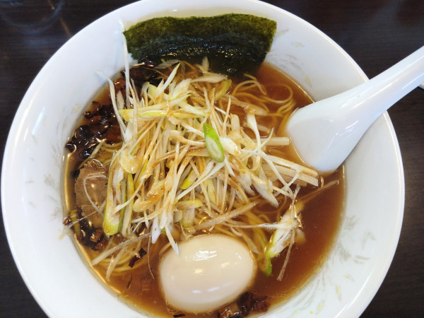 「ねぎラーメン（味玉）」@らーめん 竜屋の写真