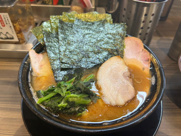 「チャーシューメン5枚　バラ　フォロワーサービスのり　カタコイオオ」@家系ラーメン がくの写真