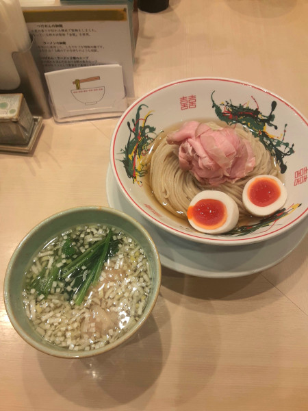 「特製鰹昆布水つけめん（肉2個、海老2個、味玉）」@つけめん金龍の写真