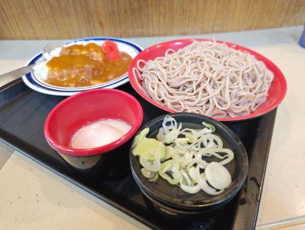 「もりそば大盛（ミニカレーセット）+温玉」@名代 富士そば 市ヶ谷店の写真