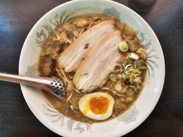 「超ヤバイラーメン　950円」@ラーメン康家の写真