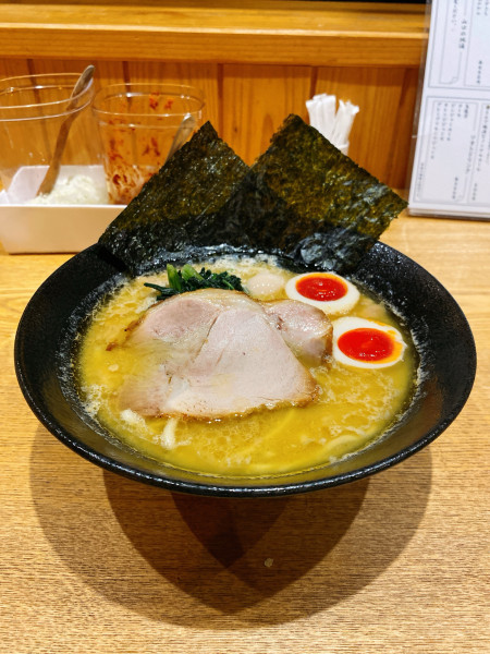 「家系ラーメン」@一期一笑の写真