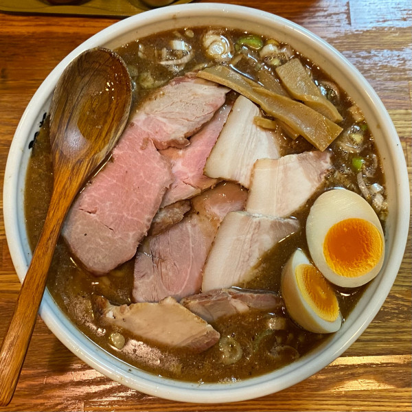 「ミックス肉麺 ¥1,200 大盛り ¥300 味付玉子 ¥100」@麺 髙はしの写真