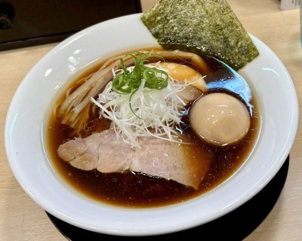 「特製鶏らぁめん(黒醤油)」@麺屋 いちょうの写真