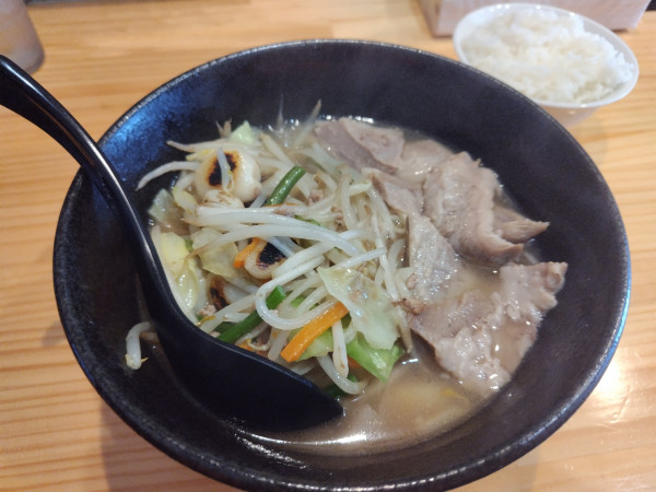 「スタミナタンメン」@濃厚野菜タンメン 牛塩BASEの写真