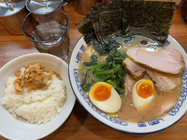 「極上ラーメン」@横浜豚骨醤油ラーメン YOLOの写真