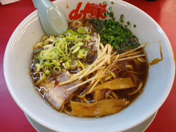 「たっぷり生姜醤油ラーメン」@山岡家 狭山店の写真