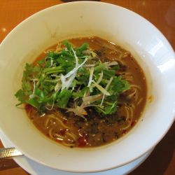 担々麺（1,980円）