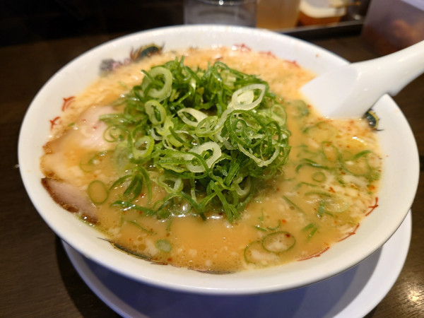 「こってりラーメン880円+少々ライス120円」@来来亭 武蔵村山店の写真