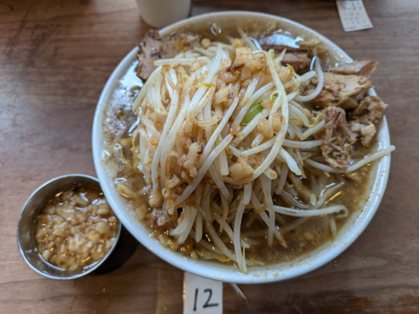 「ラーメン(300g)」@ラーメン荘 歴史を刻め 新栄店の写真