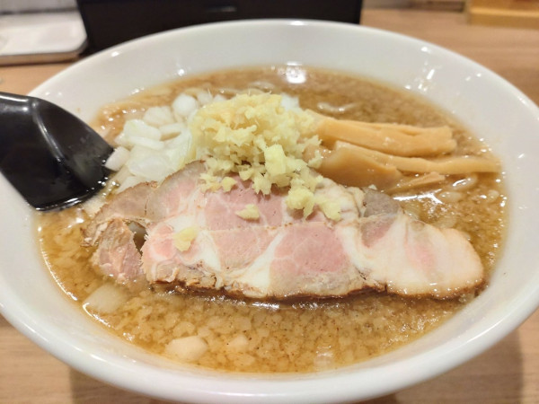 「燕三条ラーメン大盛　生姜　脂小」@ラーメン酒場 天狗の写真