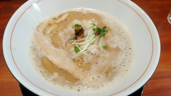 「とりぱいたん醤油」@麺処72の写真