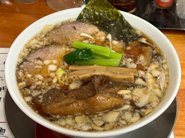 「土佐醤油らーめん＋チャーシュー」@栃木中華そば 神志の写真