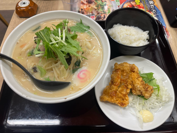 「濃厚タンメン+唐揚げ」@埼玉タンメン 山田太郎 越谷谷中町店の写真