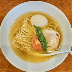 白そば（950円）＋味付とろ玉子（150円）