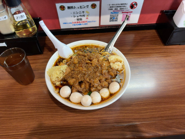 「スタ満そば＋まさお（うずら）×2」@元祖スタミナ満点らーめん すず鬼 熊谷うえちゃん店の写真