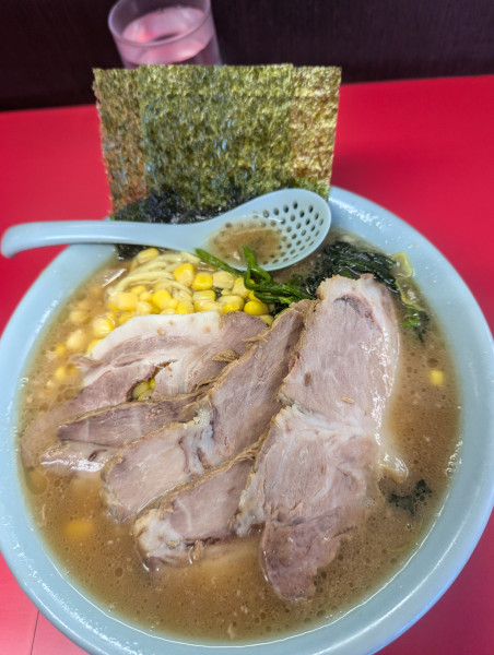 「チャーシュー麺大+コーン🌽」@横浜家系ラーメン 心家の写真