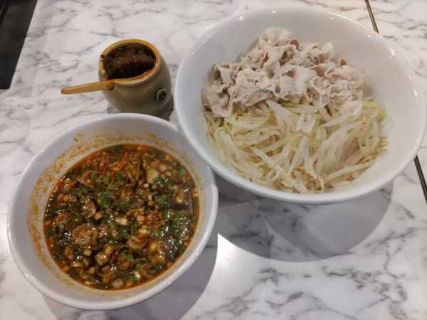 「豚しゃぶ辛つけ麺」@中華料理 雁川の写真