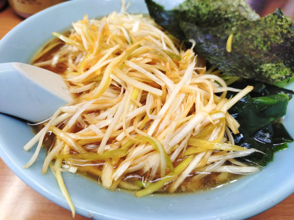 「ネギラーメン中盛」@なかむら屋の写真