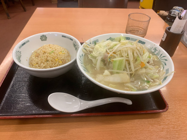 「タンメン　半チャーハン」@日高屋 鴨居南口店の写真