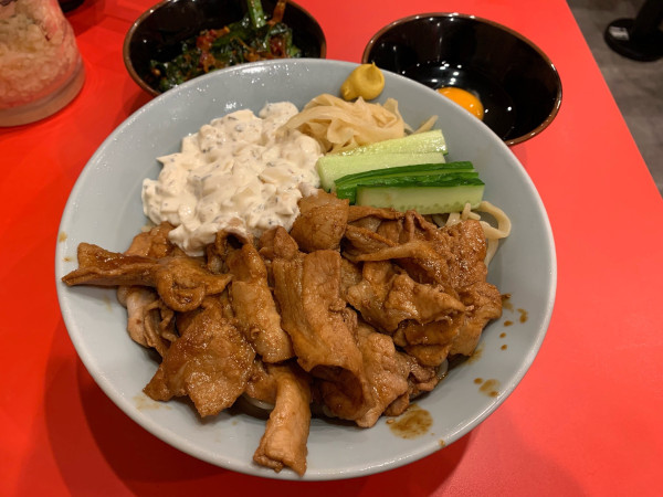 「すごい冷やし中華 ニラキムチ生玉子ＴＰ」@立川マシマシ 金山店の写真