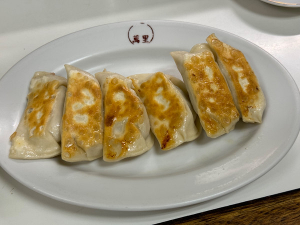 「焼餃子　440円」@萬里 本店の写真