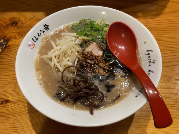 「純骨黒らーめん」@ほんな骨 沼津店の写真