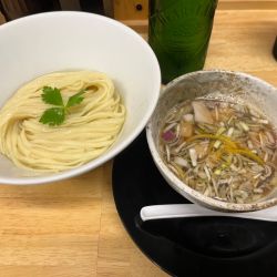 昆布水つけそば 1000円 瓶ビール600円