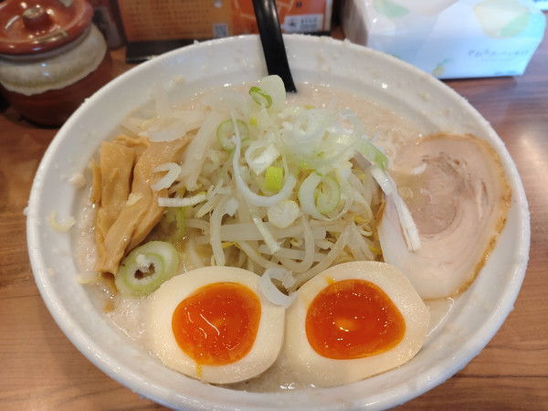「味玉子ラーメン　脂ギタギタ」@こってりらーめん なりたけ 池袋店の写真