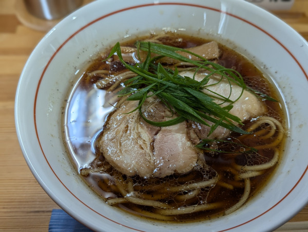 「限定　豚中華そば」@麺屋電龍の写真