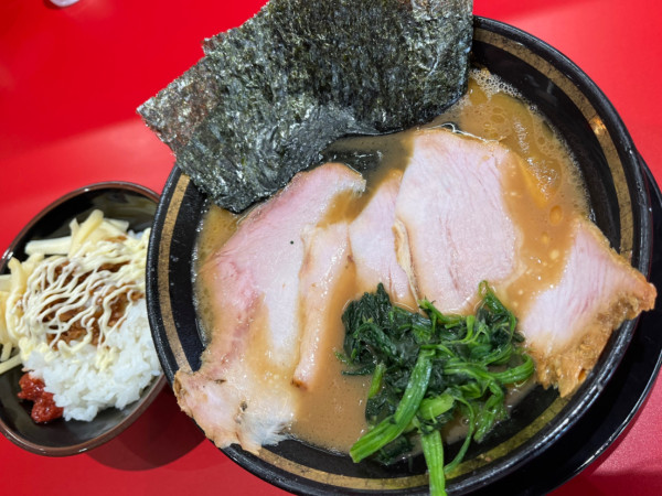 「チャーシューメン+ライス」@家系ラーメン王道家直伝 青森野呂家の写真