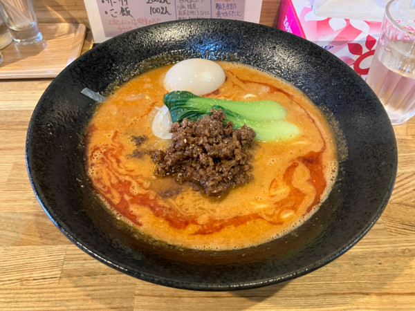 「担々麺 980円＋クーポン味玉」@タンタンタンの写真