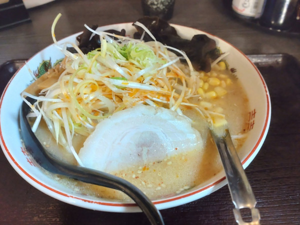 「冬季限定味噌ラーメン＋辛ネギ」@麺匠えにしの写真