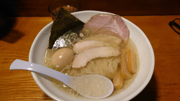 「特製塩ラーメン」@上州地鶏ラーメン 翔鶴の写真