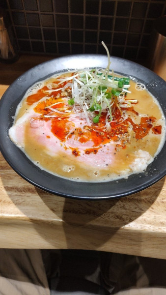 「RAMEN KURO 1000円」@Zweiter Lädenの写真