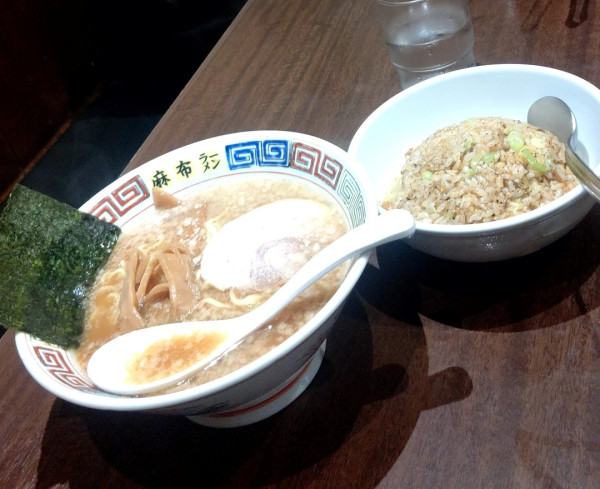 「チャーハンセット 1300円」@麻布ラーメン 麻布十番店の写真