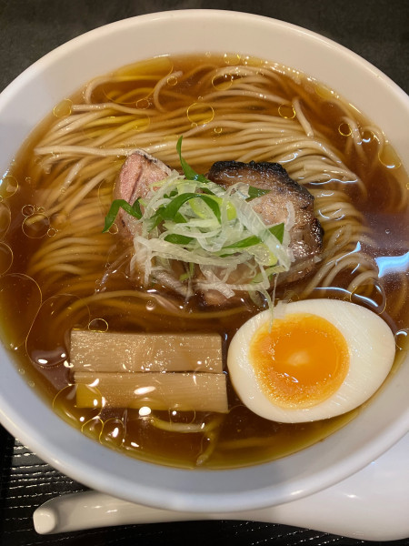 「丸鶏醤油らぁ麺　940円」@らぁ麺 幸跳の写真