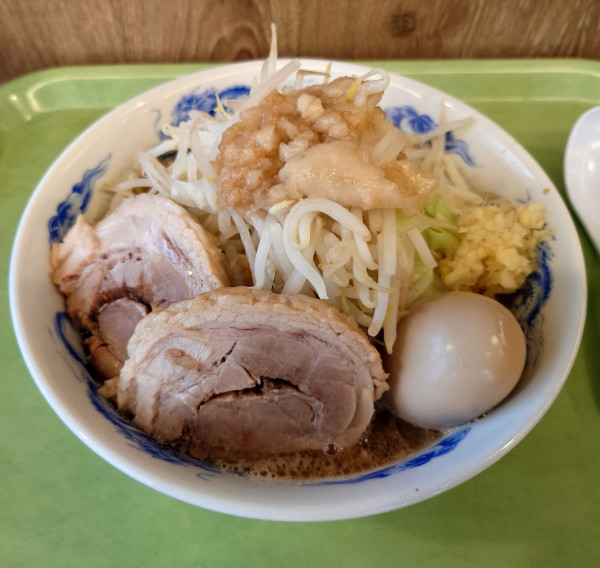 「豚玉ラーメン(半麺、1040円)」@ジャンクガレッジ カインズ羽生店の写真